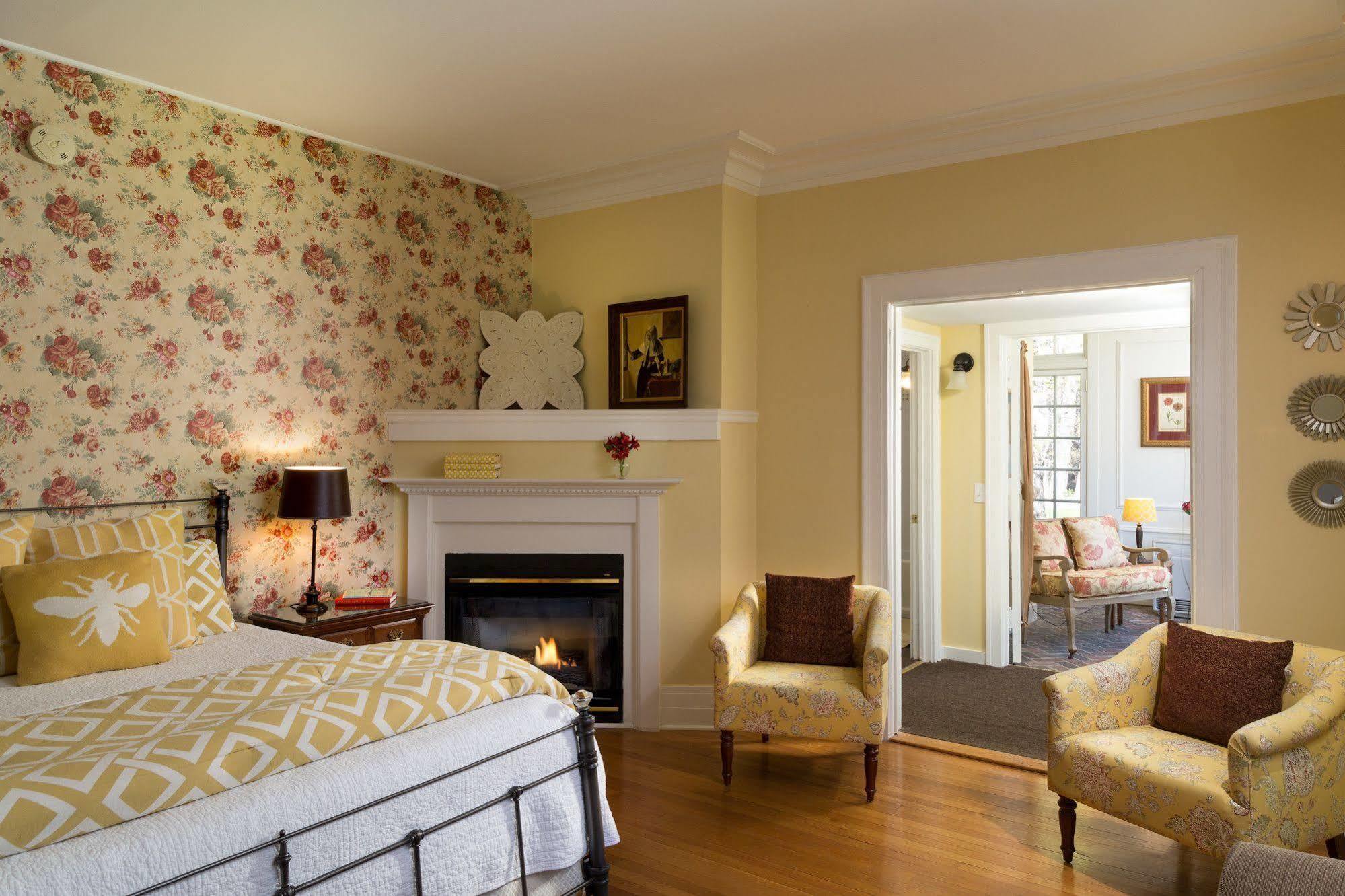 Four Chimneys Inn Беннінґтон Екстер'єр фото